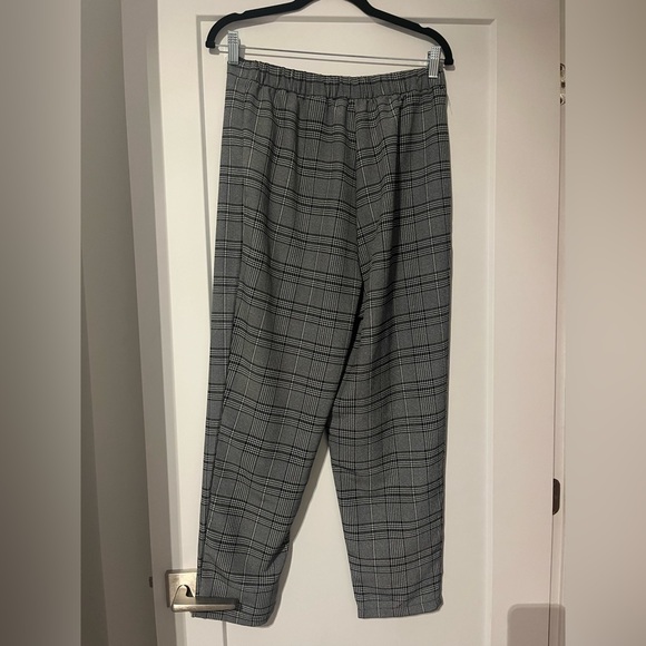 H&M Divided Black Grey White Plaid Pants Size 8 - Picture 4 of 5